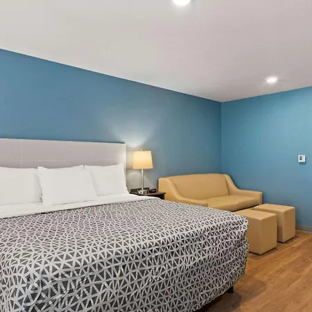Woodspring Suites Greeley Exterior photo