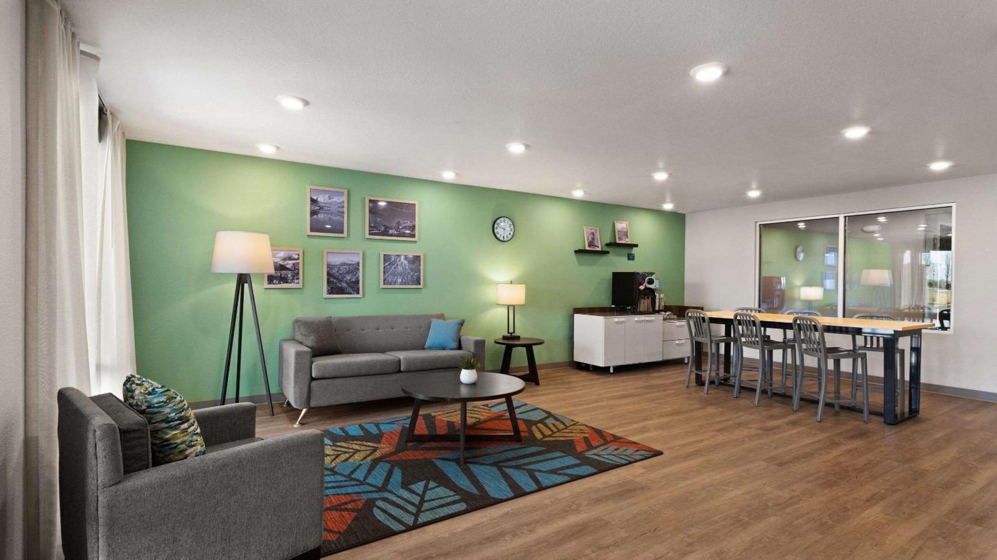 Woodspring Hotel 2*